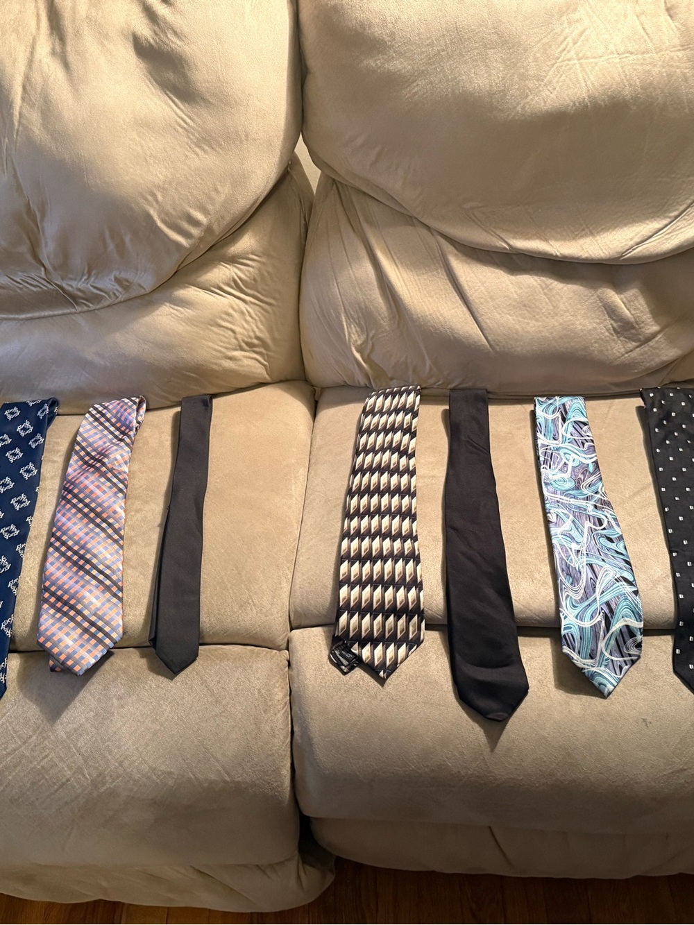 Bundle of 8 mens ties